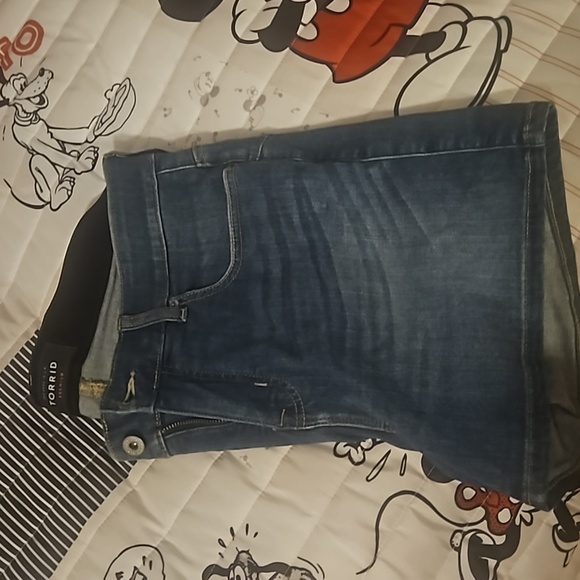 Torrid jean shorts size 14 - Picture 4 of 5